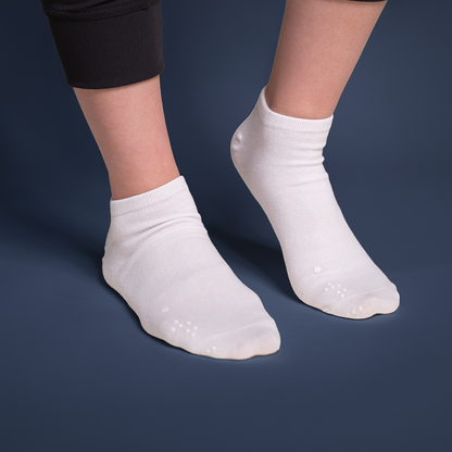 Matchables White Tactile Ankle Socks